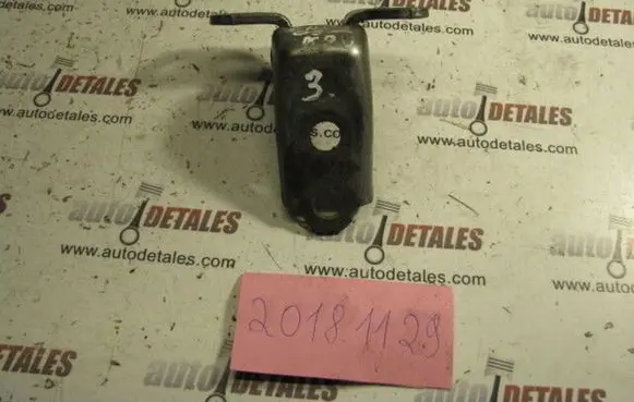 Honda CR-V Front door upper hinge
