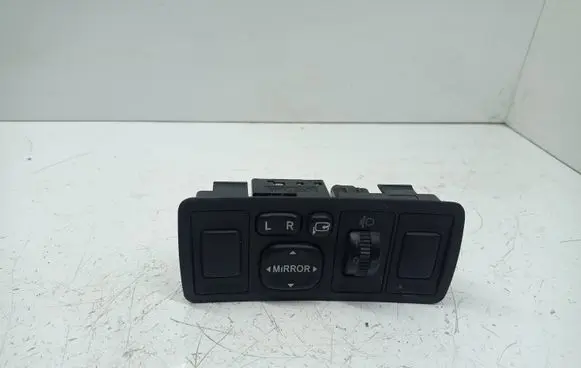 Toyota Avensis T250 Wing mirror switch 183575