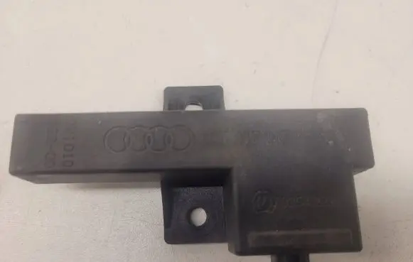 Audi A4 S4 B8 8K Keyless (KESSY) go control unit/module 8K0907247