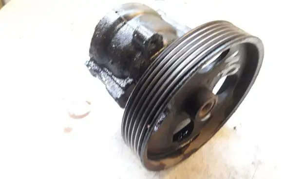 Volvo S40, V40 Power steering pump