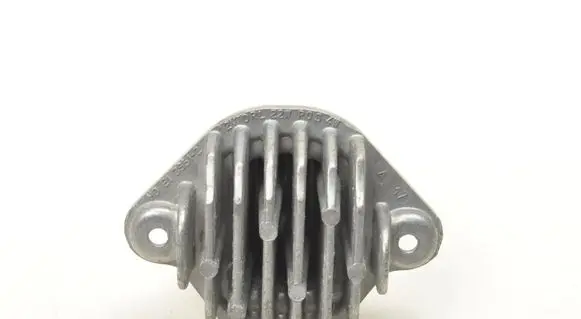 BMW 7 G11 G12 Voltage converter/converter module 7408731