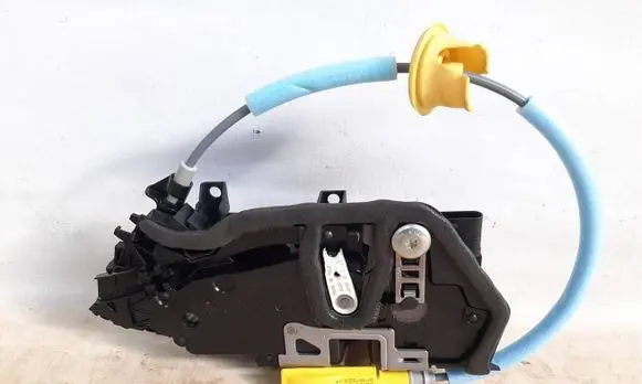 BMW 2 F44 Front door lock 7956142 9451628 51217956142