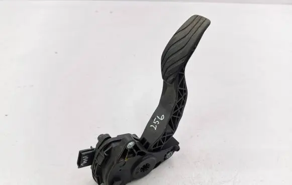 Nissan Qashqai Accelerator throttle pedal 180024BG0B 6PV00997817