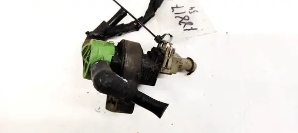 Mercedes-Benz C W203 Valve vacuum 0004703293