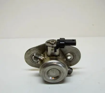 BMW 4 F36 Gran coupe Mechanical fuel pump 0261520258