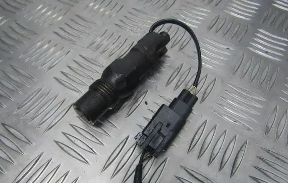 Ford Mondeo MK II Fuel injector LDC008R01 LDC-008R01