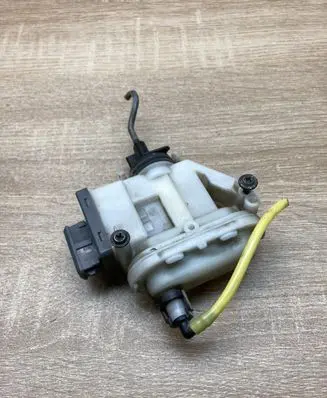 Volkswagen PASSAT B4 Central locking motor 3A0862153B