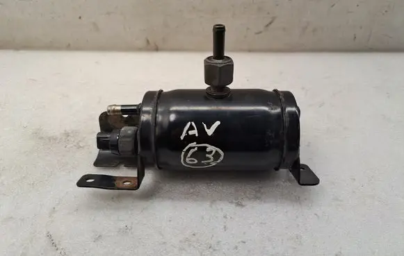 Vacuum air tank