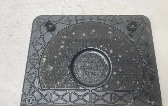 BMW 5 E60 E61 Subwoofer grill/trim 6976960