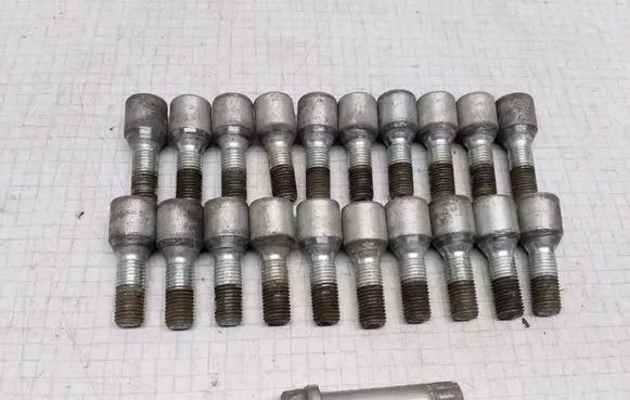 BMW 3 E46 Nuts/bolts 