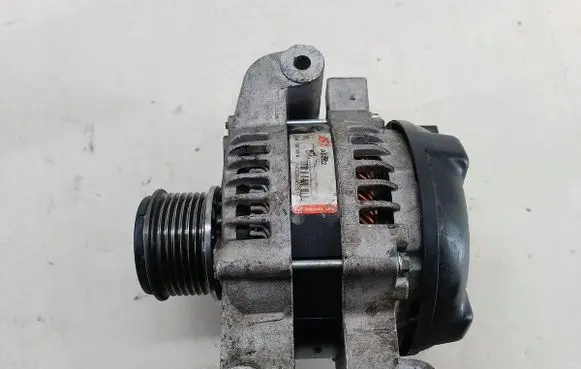 Toyota Avensis T250 Generator/alternator A6032