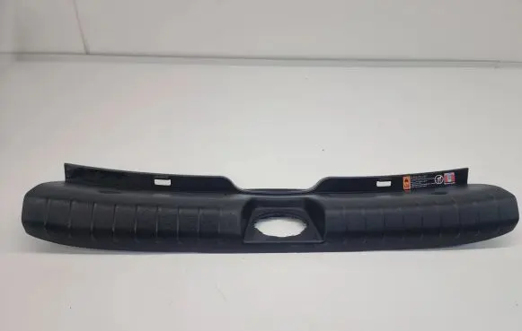 Trunk/boot sill cover protection