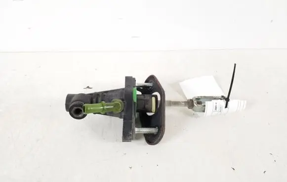 Toyota Avensis T270 Clutch master cylinder 31420-02051