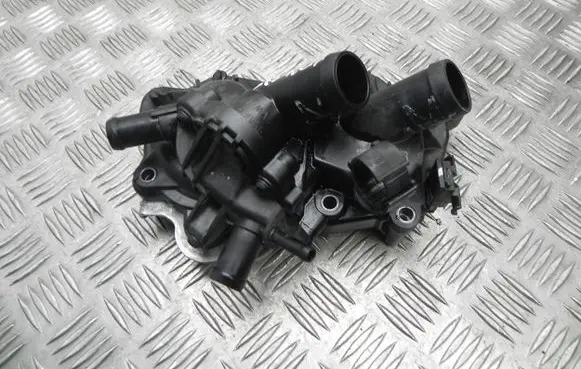 Volkswagen Golf VII Water pump 04E121042AC