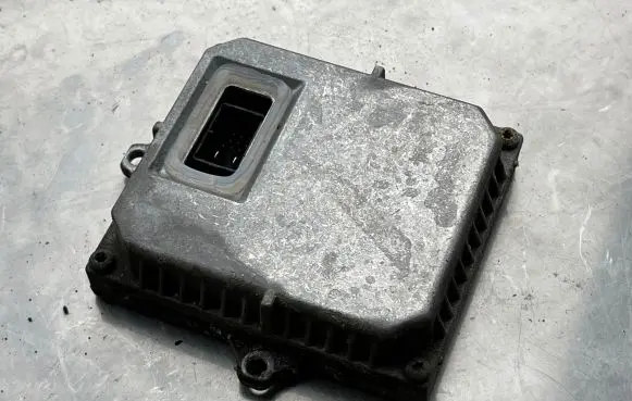 BMW X3 E83 Xenon control unit/module 1307329074