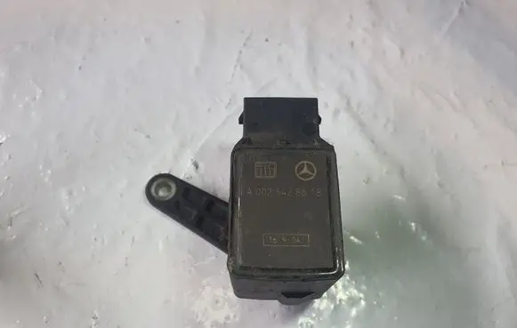 Mercedes-Benz SL R230 Air suspension front height level sensor A0025428818