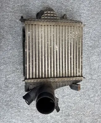 Audi Q7 4L Coolant radiator 4M0145803AH 4M0-145-803-AH HU569002