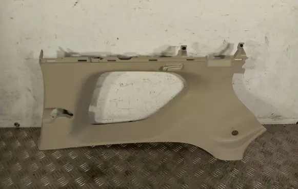 Mitsubishi Outlander (D)pillar trim (top) 7230A695