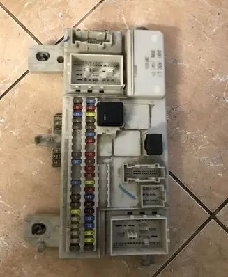 Volvo V70 Fuse module 2086907