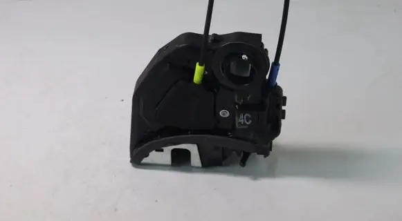 Toyota Auris E180 Rear door lock A084219