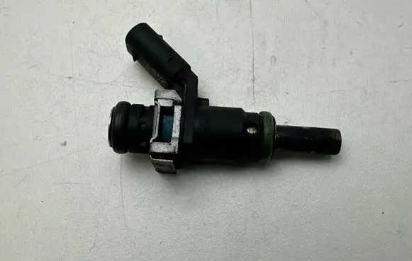 Audi A7 S7 4G Fuel injector 06E906031A