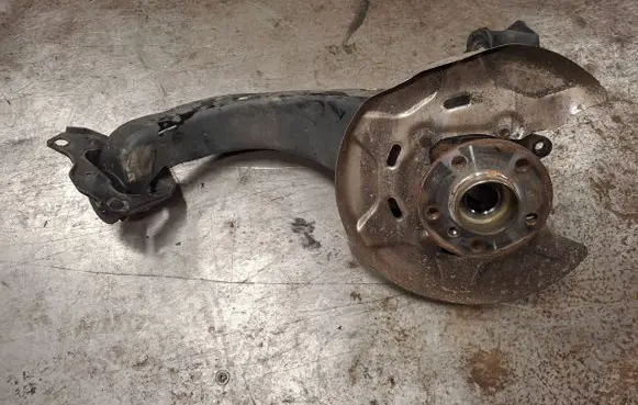 BMW X2 F39 Rear wheel hub 2134820