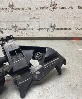Opel Cascada Front bumper mounting bracket 13350884