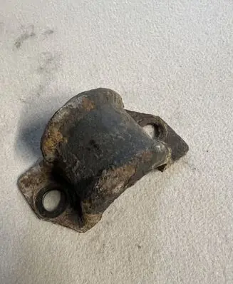 Jeep Grand Cherokee (WJ) Sway bar bush bracket, rear 