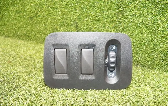 Renault Master III Headlight level height control switch 684950001R