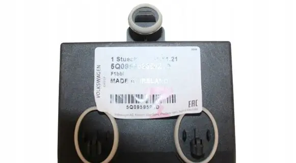 Audi A3 S3 8V Door control unit/module 5Q0959593D