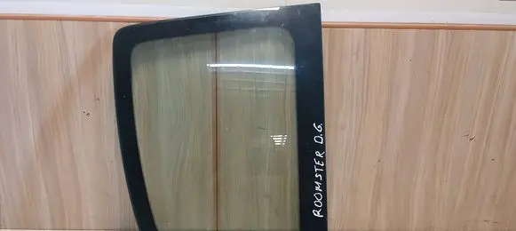 Skoda Roomster (5J) Rear side window 5J675057479 DOT24M189AS2 43R00048