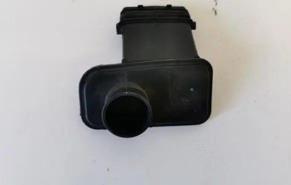 BMW 5 G30 G31 Windshield washer fluid reservoir/tank 7357287