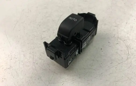 Lexus IS 220D-250-350 Electric window control switch 8403053020