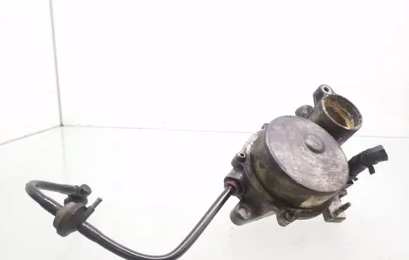 Ford Mondeo Mk III Vacuum pump 01T113700930 72245410B