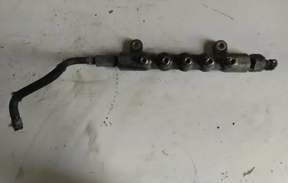 Toyota Avensis T250 Fuel main line pipe
