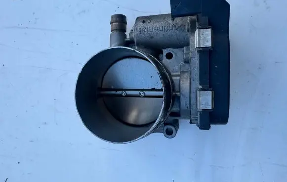 BMW 4 F32 F33 Throttle valve 7597871