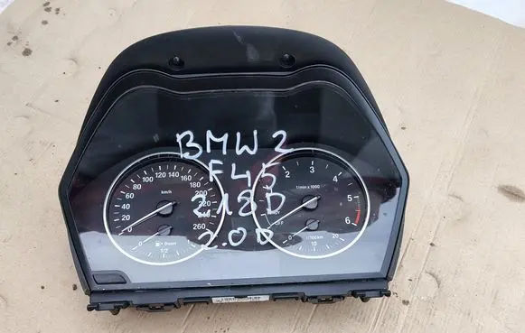 Speedometer (instrument cluster)