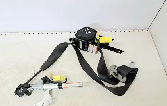Honda FR-V Front seatbelt