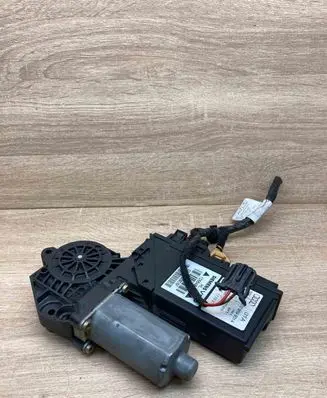 Audi A4 S4 B6 8E 8H Rear door window regulator motor 8E0959801A 8E0971687L WITHPLUG