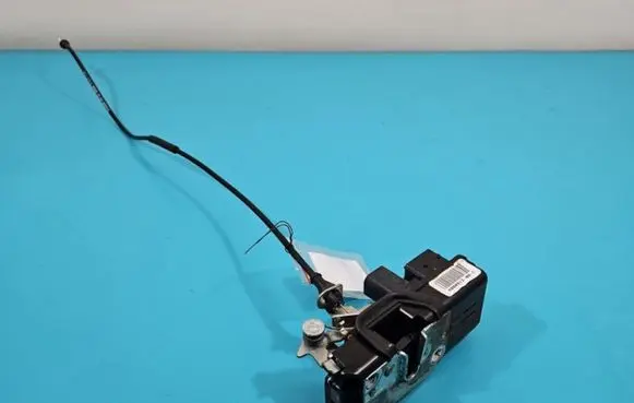 Tesla Model S Front door lock 6008912-00-C IMPRK1412395