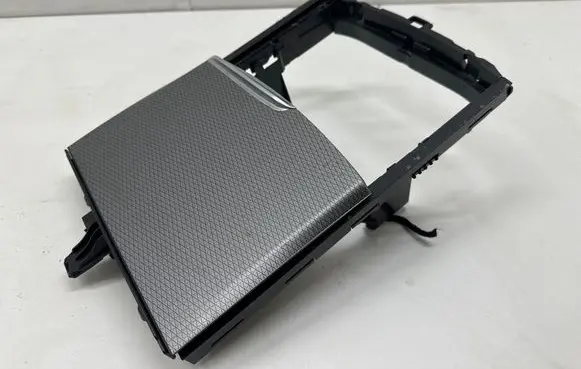 Cup holder front