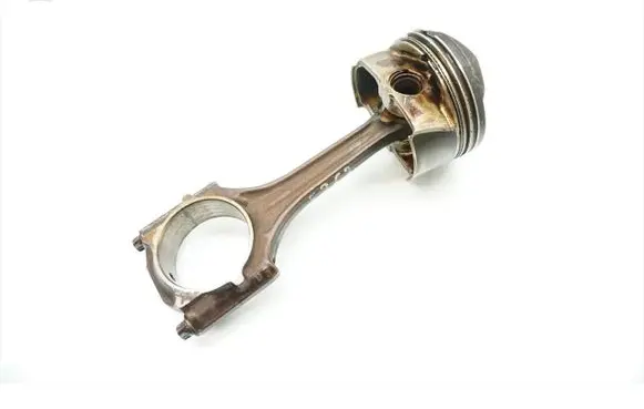 Volkswagen Golf V Piston with connecting rod 
