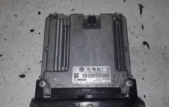 Volkswagen Tiguan Engine control unit/module 03L906022T 0281014396