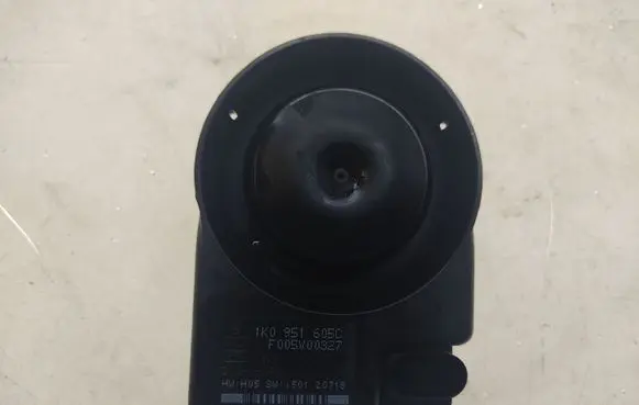 Volkswagen Jetta VI Alarm system siren 1K0951605C