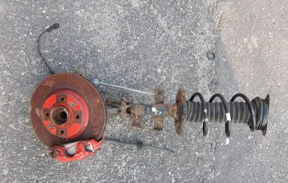 Renault Clio IV Front wheel hub spindle knuckle 
