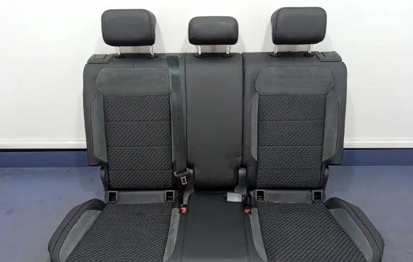 Volkswagen PASSAT B7 USA Second row seats 