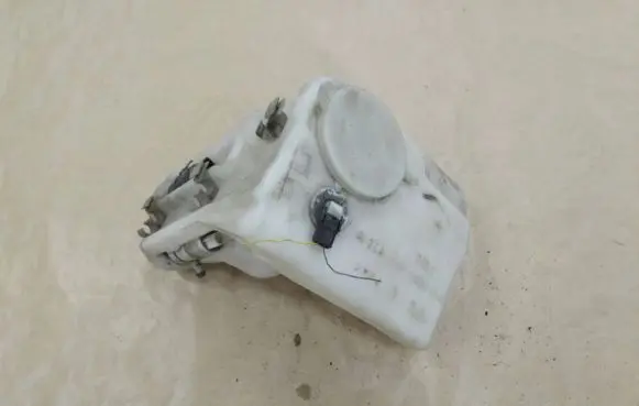 Mercedes-Benz CLK A208 C208 Windshield washer fluid reservoir/tank 2088690020 0120