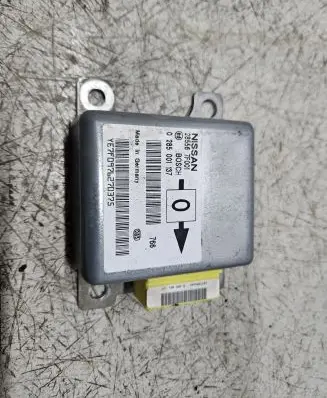 Nissan Terrano Airbag control unit/module 0285001137