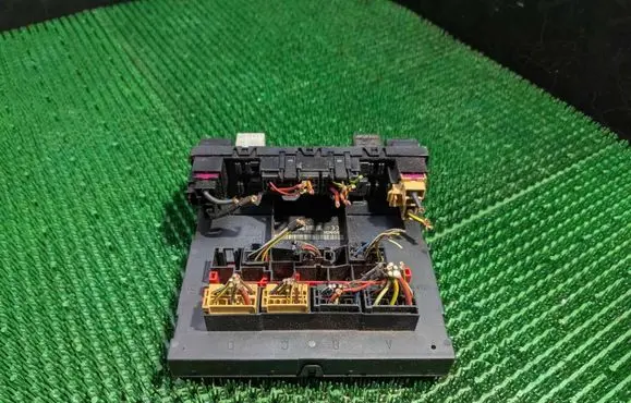 Volkswagen Touran I Comfort/convenience module 3C0937049A F005V00661