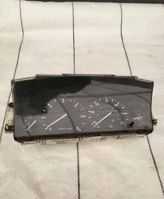 Land Rover Discovery Speedometer (instrument cluster) Lr0006001